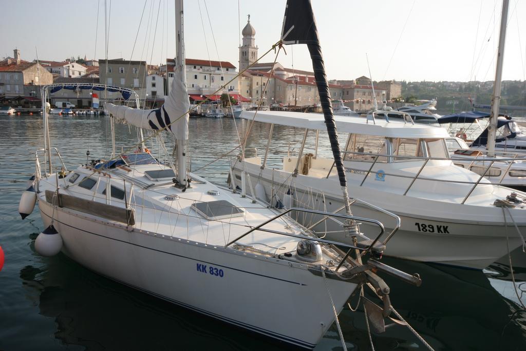 Apartments Irena Krk Кърк Екстериор снимка