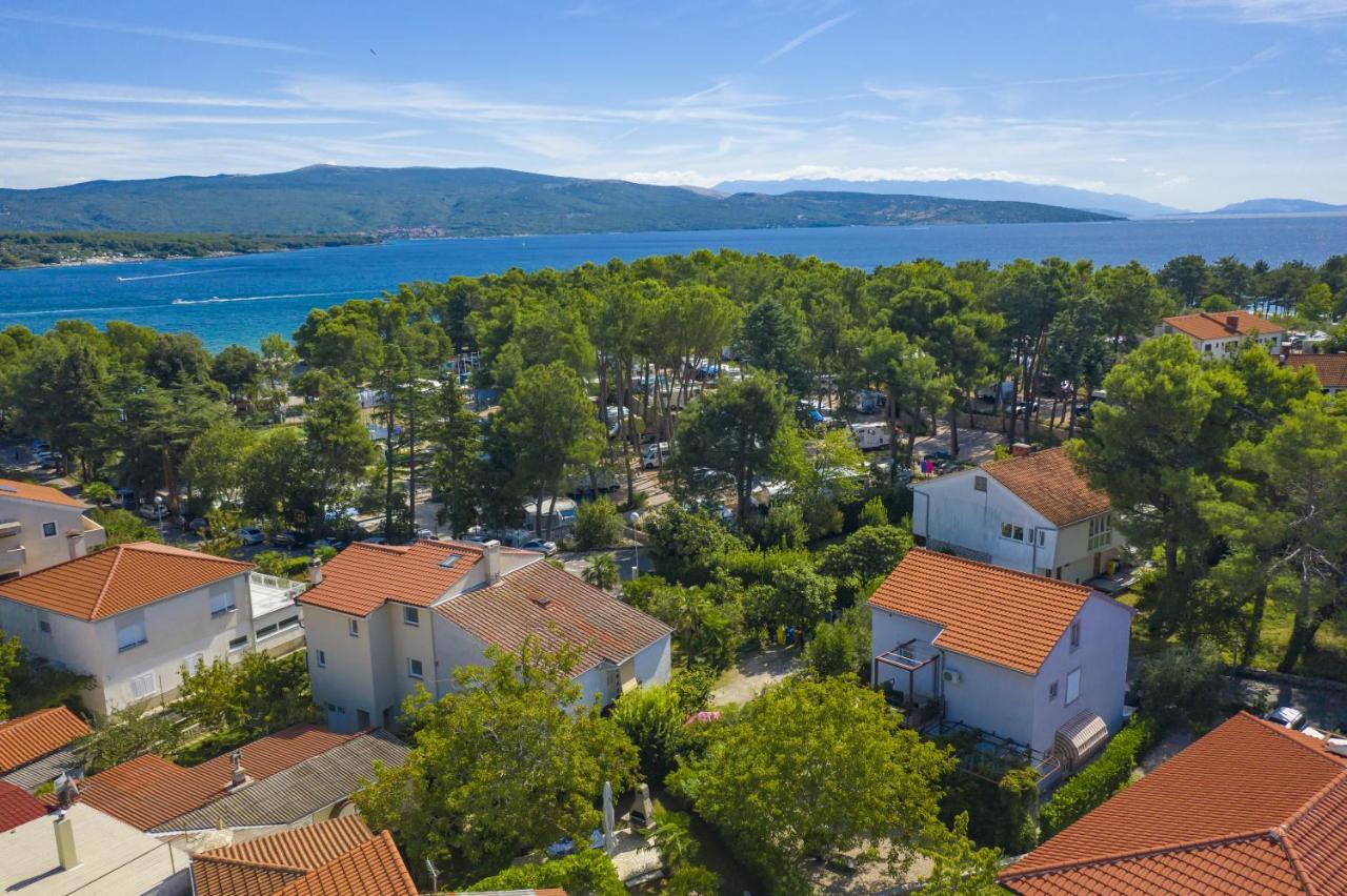 Apartments Irena Krk Кърк Екстериор снимка