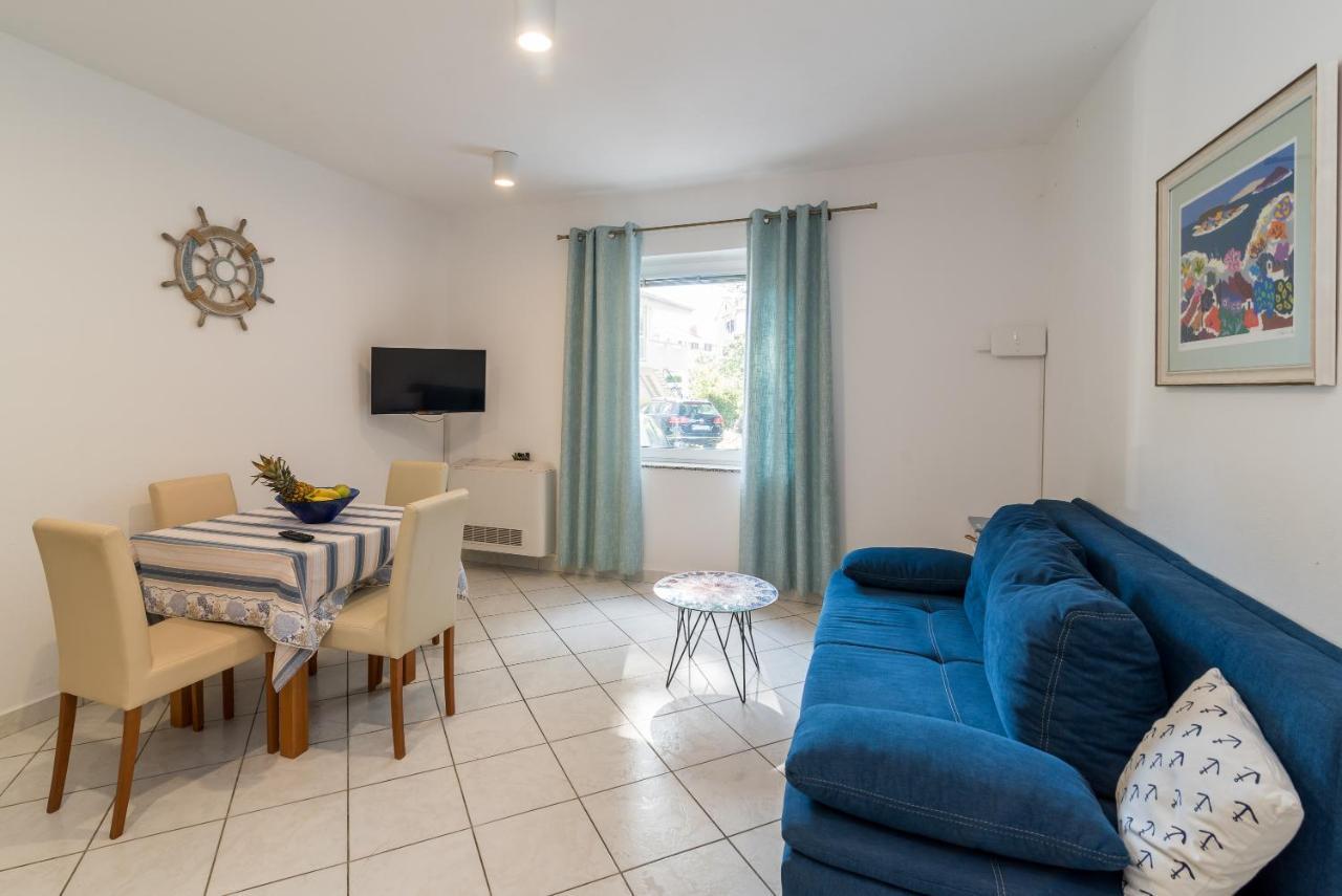 Apartments Irena Krk Кърк Екстериор снимка